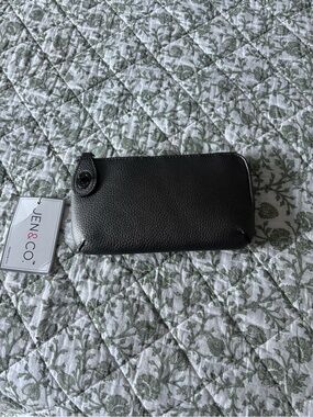 Jen & Co Gray  Pebbled Leather Wristlet Clutch